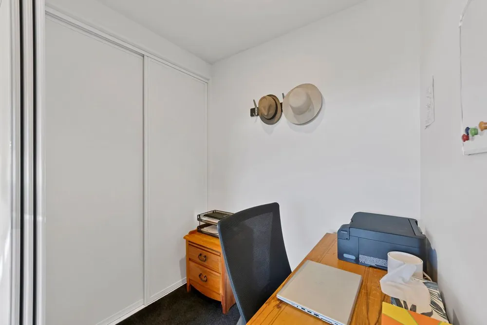 Photos of 11A Clearbrook Street