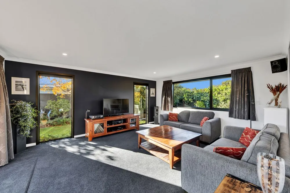 Photos of 11A Clearbrook Street