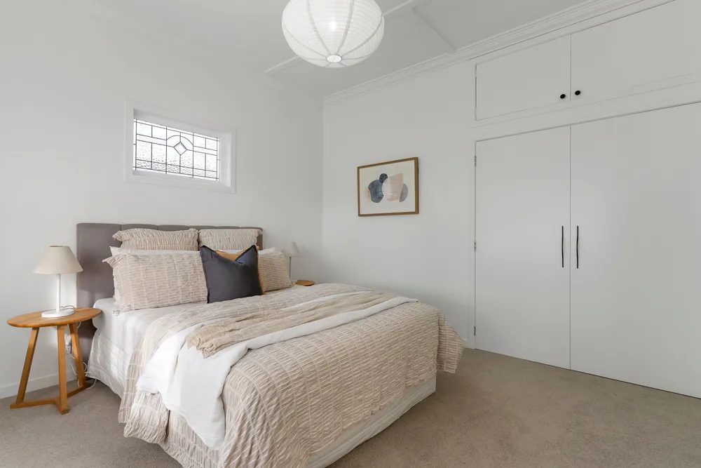 Photos of 10 Glendon Avenue