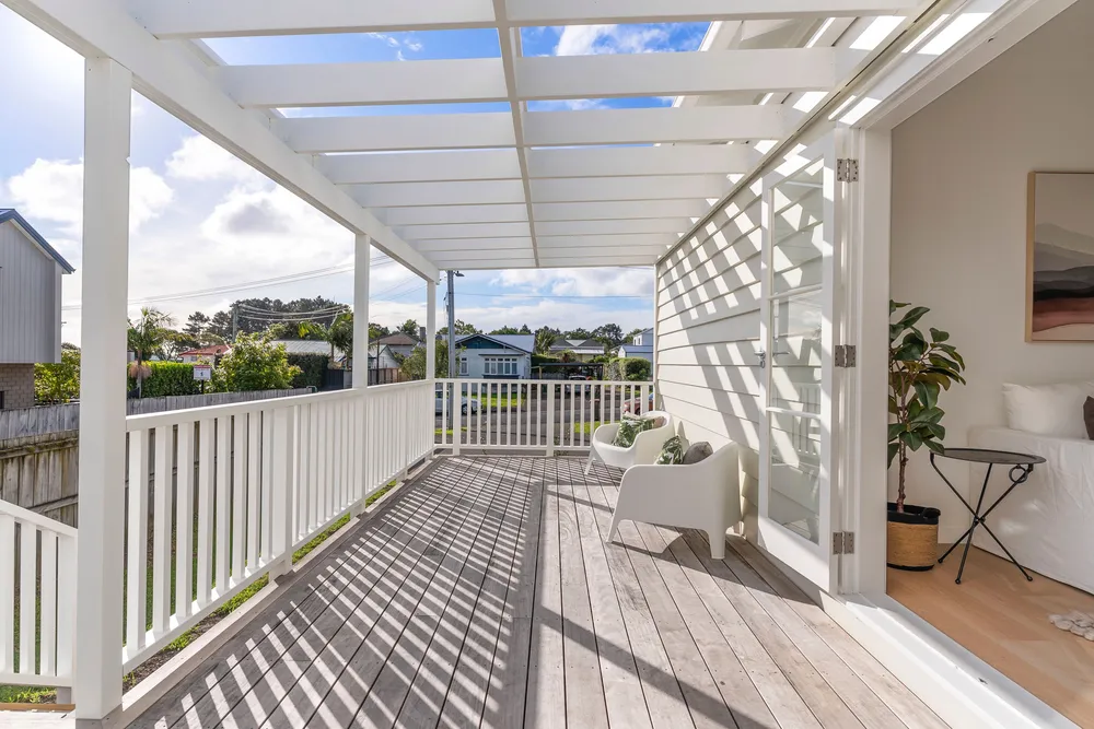 Photos of 10 Glendon Avenue