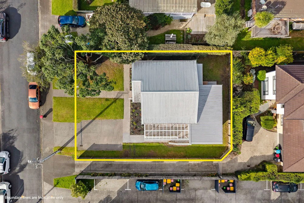 Photos of 10 Glendon Avenue