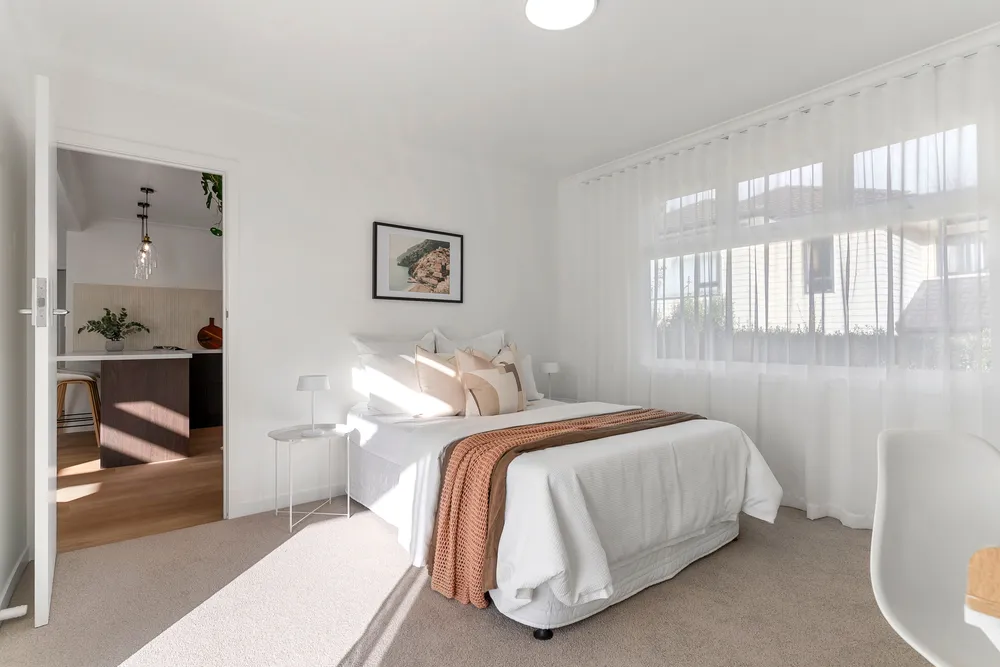 Photos of 10 Glendon Avenue