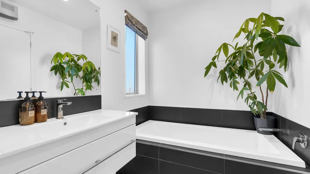 Photos of 48 Gressons Road