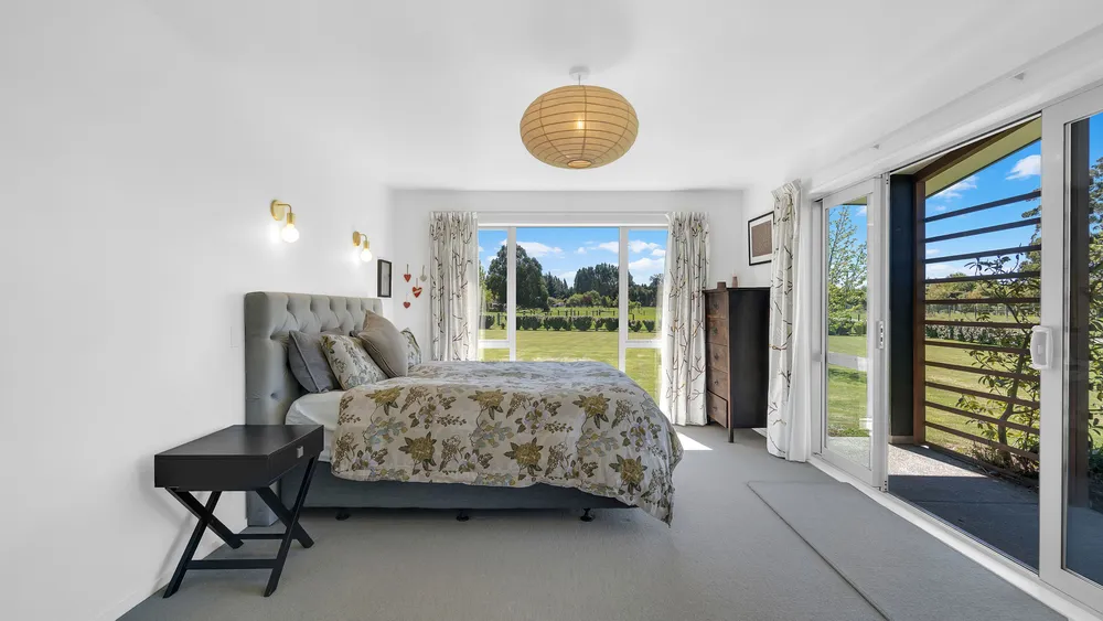 Photos of 48 Gressons Road