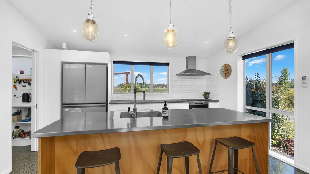 Photos of 48 Gressons Road