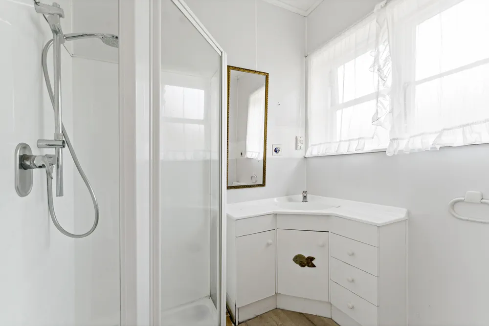 Photos of 24 Lingarth Street