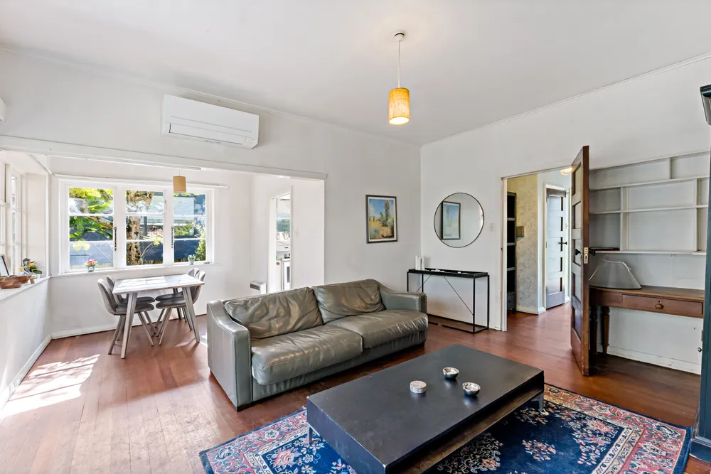 Photos of 24 Lingarth Street