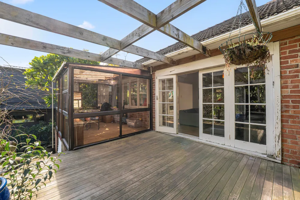Photos of 24 Lingarth Street