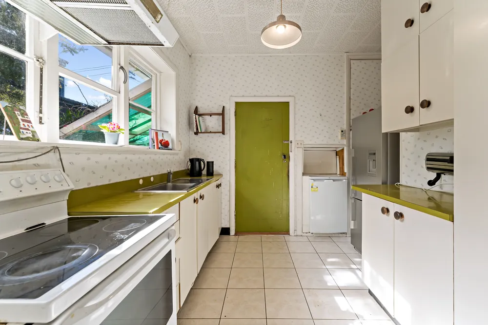 Photos of 24 Lingarth Street