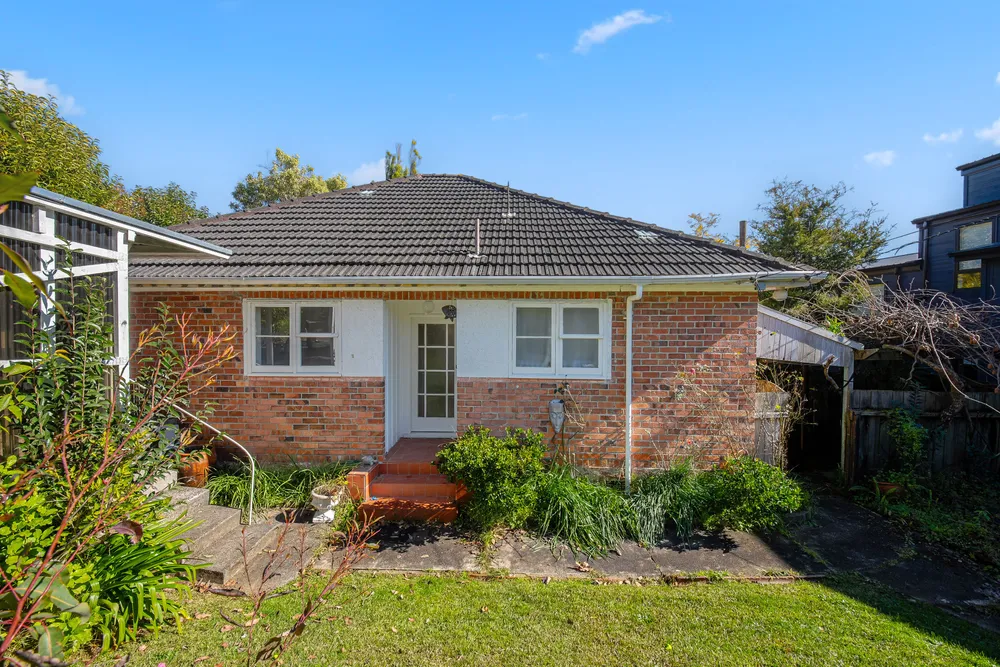 Photos of 24 Lingarth Street
