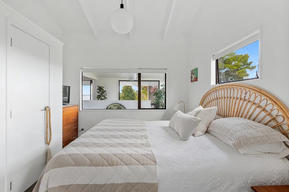 Photos of 22b Alexander Road