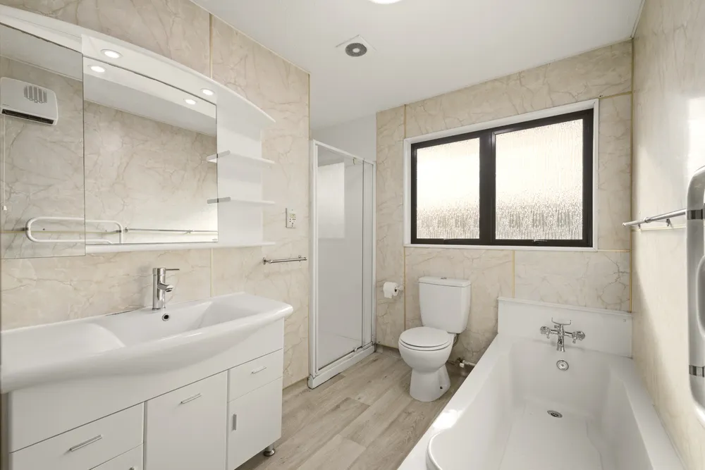 Photos of 54 Highsted Road