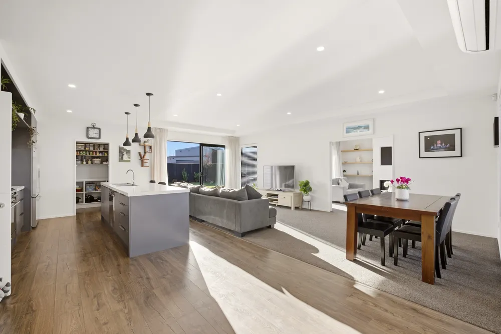 Photos of 54 Highsted Road