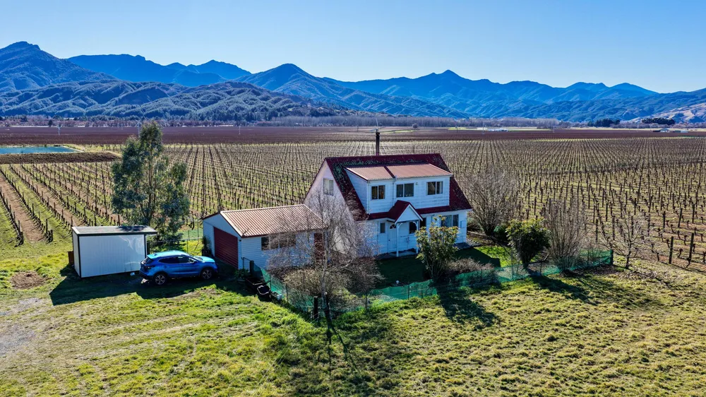 Photos of 2486 State Highway 63