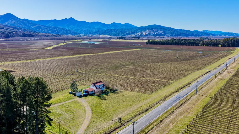 Photos of 2486 State Highway 63