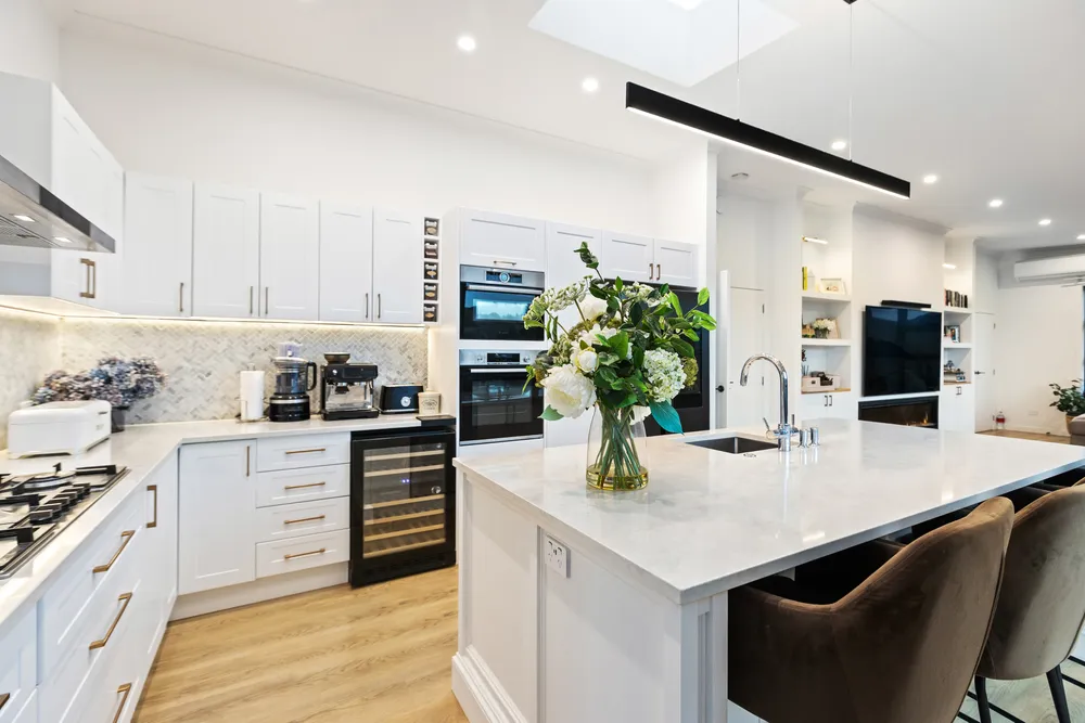 Photos of 93 Rakau Road