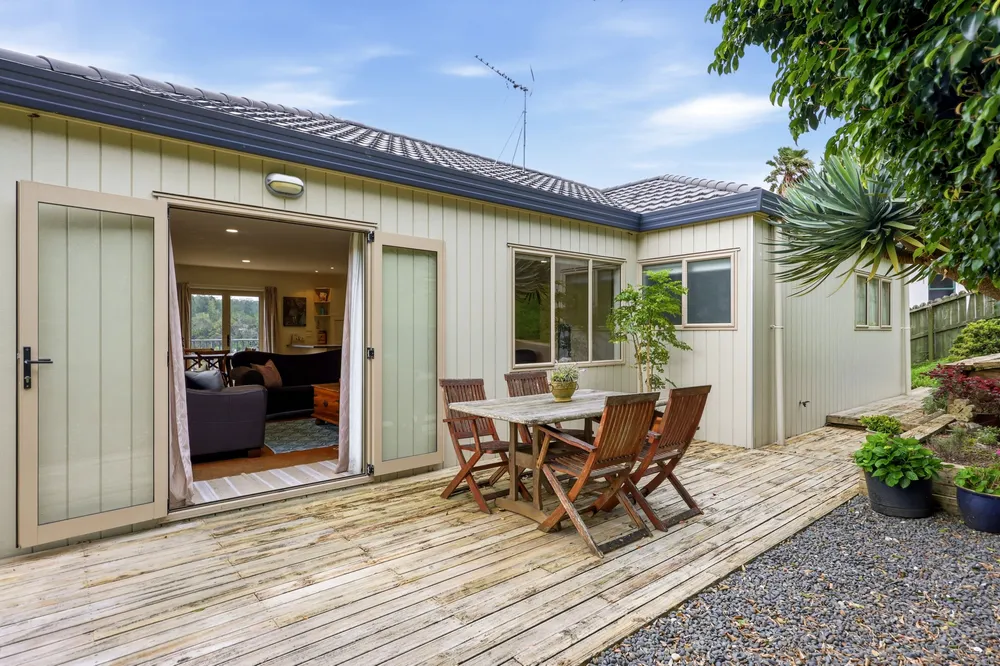 Photos of 6 Coralsea Way