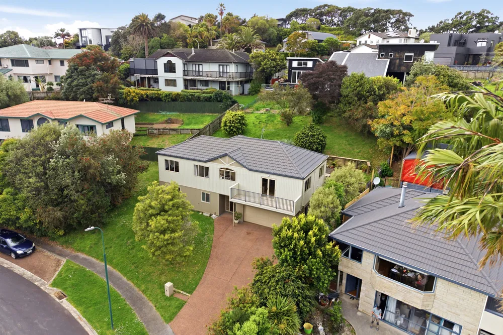 Photos of 6 Coralsea Way