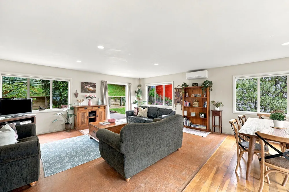 Photos of 6 Coralsea Way