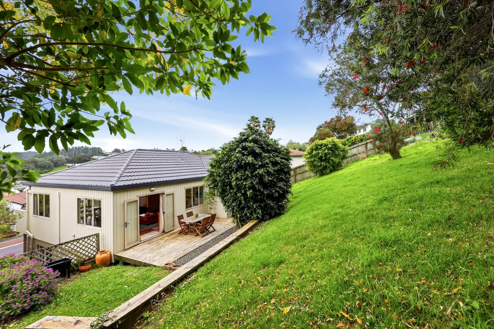 Photos of 6 Coralsea Way