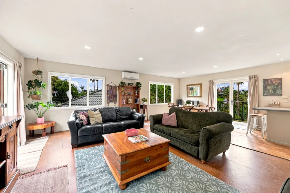 Photos of 6 Coralsea Way