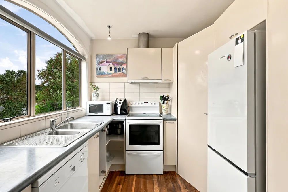 Photos of 6 Coralsea Way
