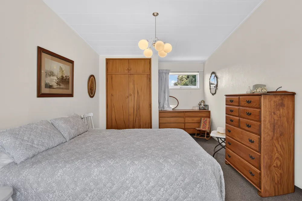 Photos of 12 Hyatt Grove