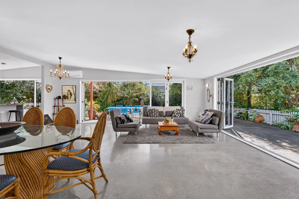 Photos of 12 Hyatt Grove