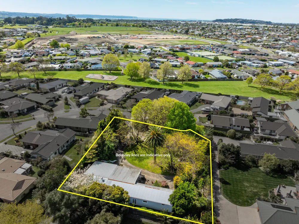 Photos of 12 Hyatt Grove