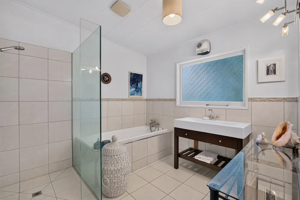 Photos of 12 Hyatt Grove
