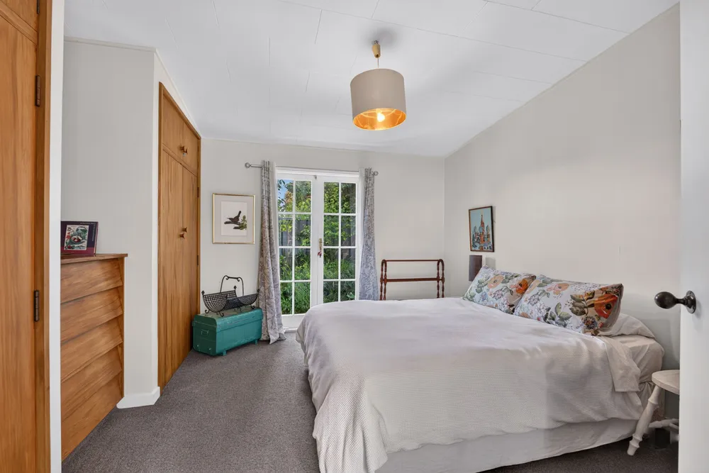 Photos of 12 Hyatt Grove