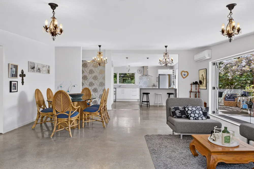 Photos of 12 Hyatt Grove