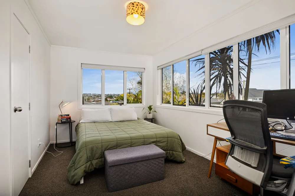 Photos of 1 Highland Road