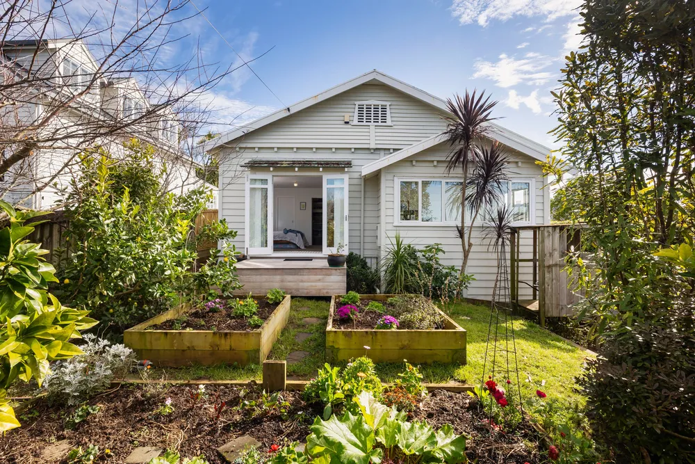 Photos of 1 Highland Road
