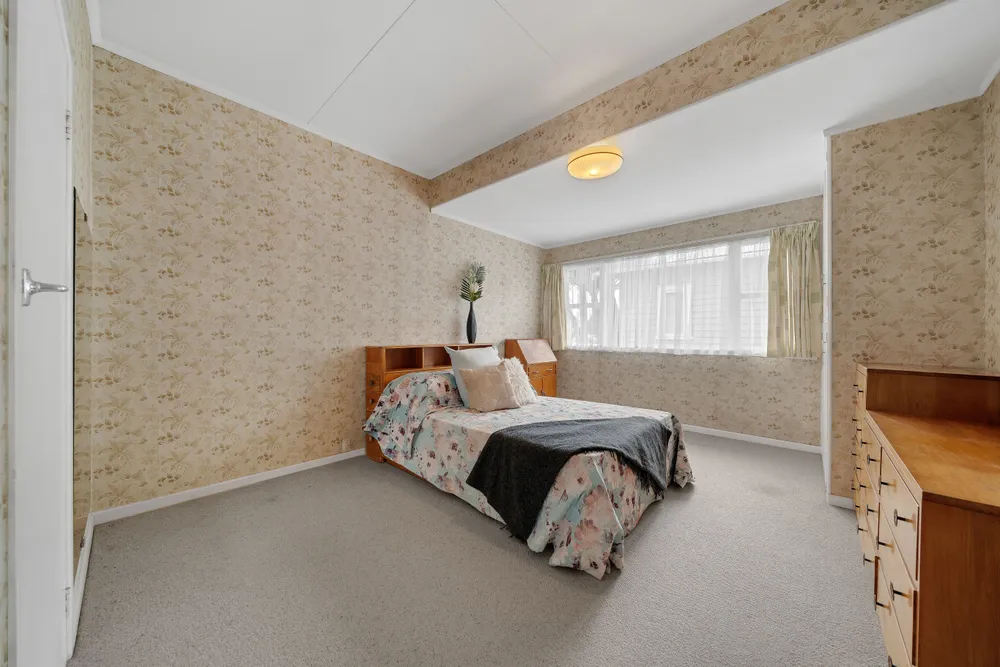Photos of 16 Huntingtree Avenue