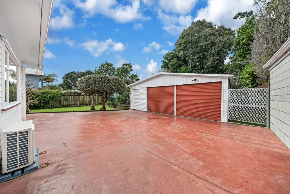 Photos of 16 Huntingtree Avenue