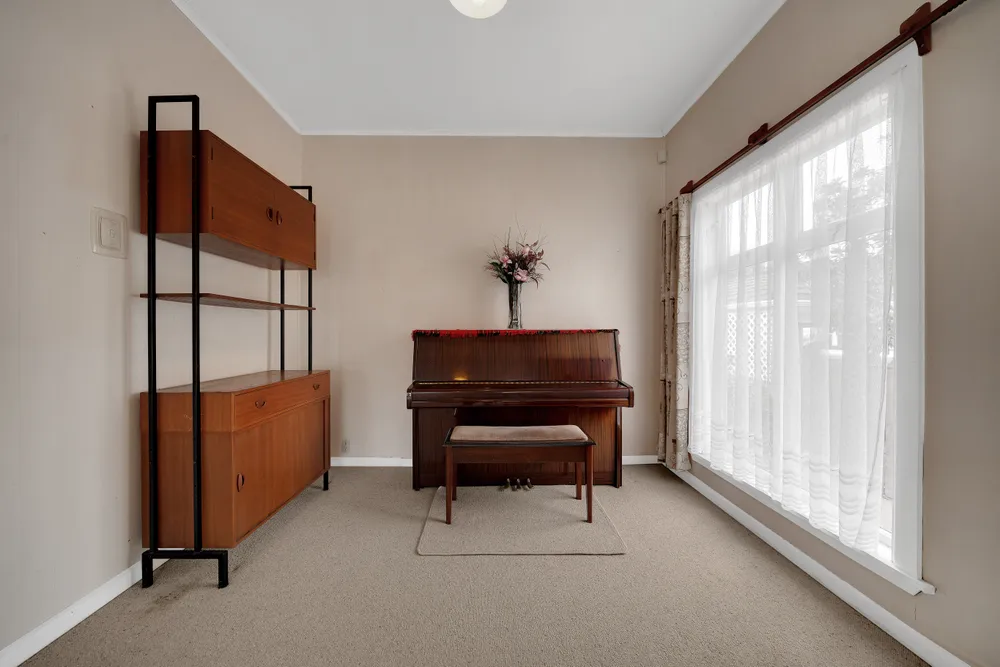 Photos of 16 Huntingtree Avenue