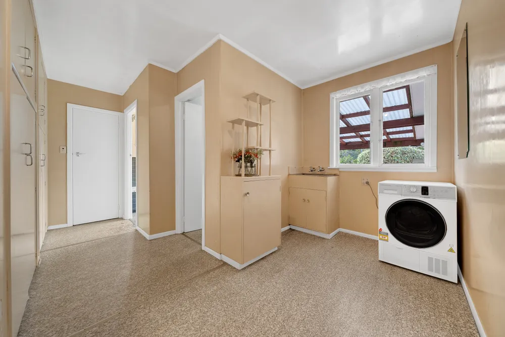 Photos of 16 Huntingtree Avenue