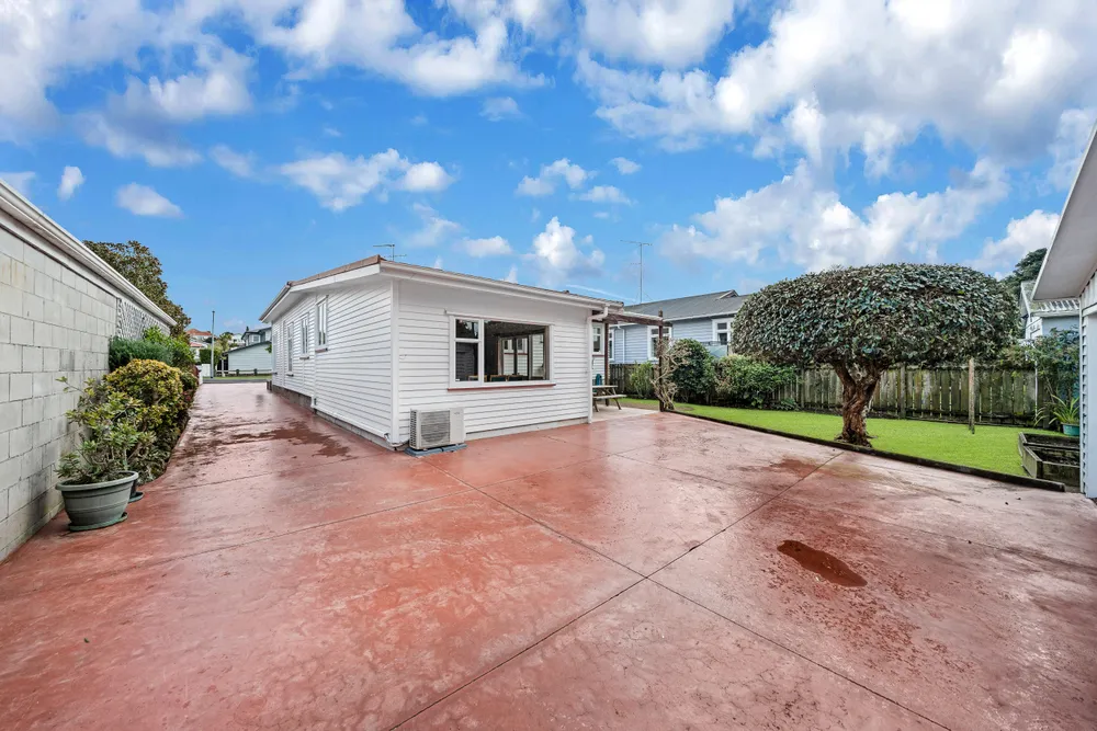 Photos of 16 Huntingtree Avenue