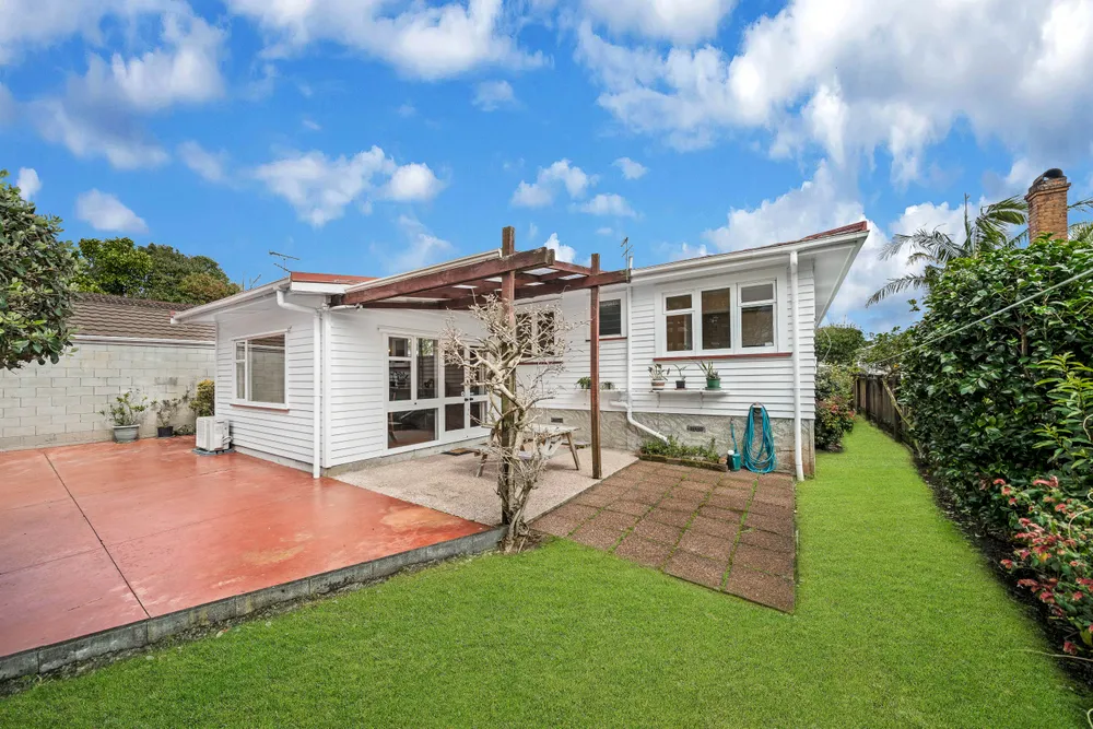 Photos of 16 Huntingtree Avenue
