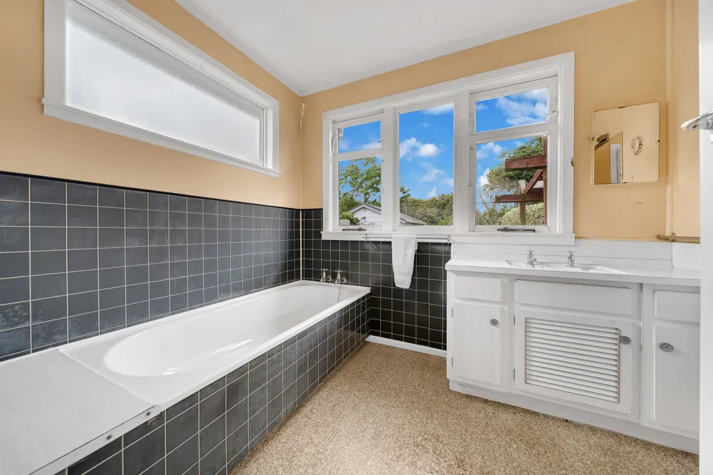 Photos of 16 Huntingtree Avenue