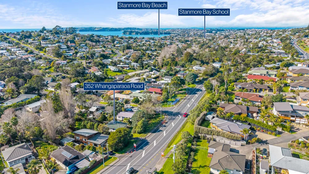 Photos of 352 Whangaparaoa Road