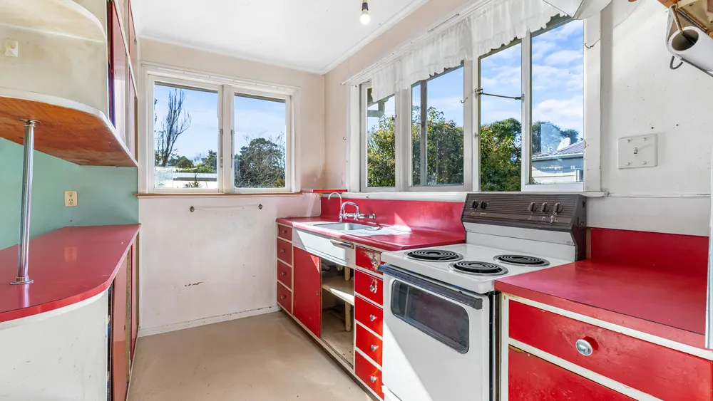Photos of 352 Whangaparaoa Road