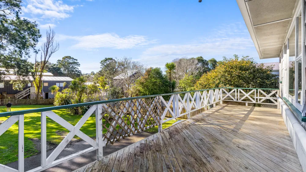 Photos of 352 Whangaparaoa Road