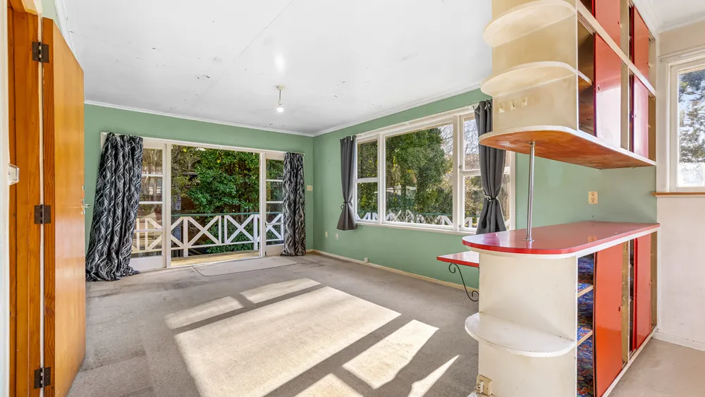 Photos of 352 Whangaparaoa Road