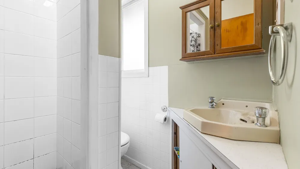Photos of 352 Whangaparaoa Road