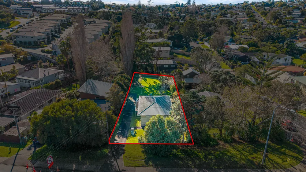 Photos of 352 Whangaparaoa Road