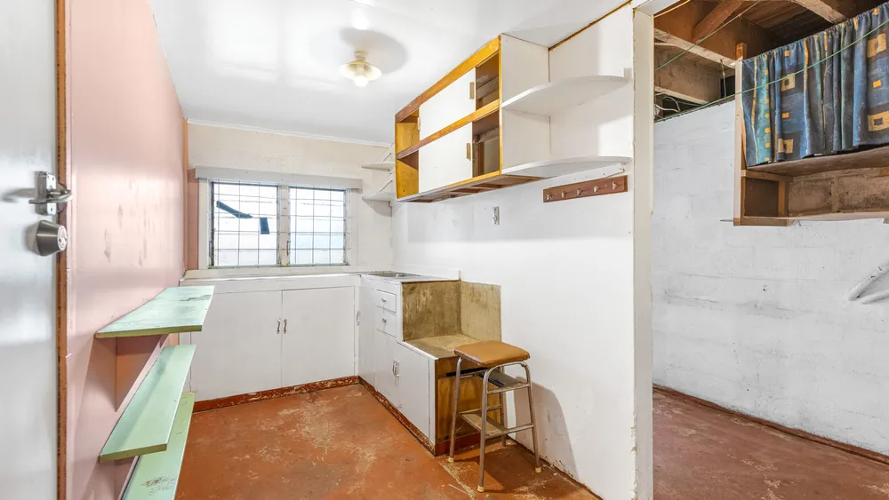 Photos of 352 Whangaparaoa Road