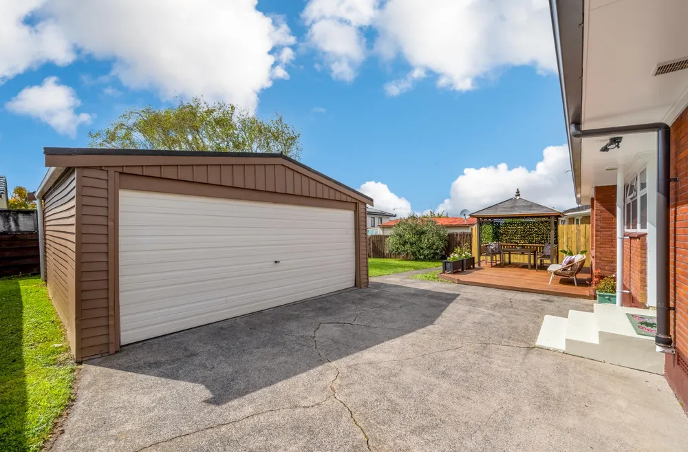 Photos of 24 Walworth Avenue