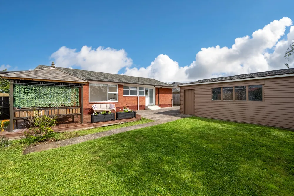 Photos of 24 Walworth Avenue